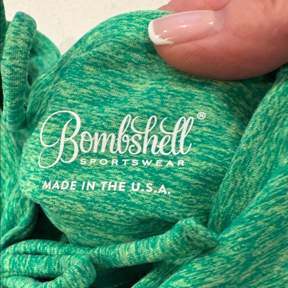 Bombshell 💚💚💚 - Picture 7 of 8